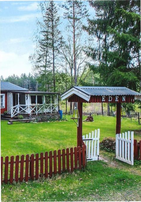 Eden Villa Örebro Buitenkant foto