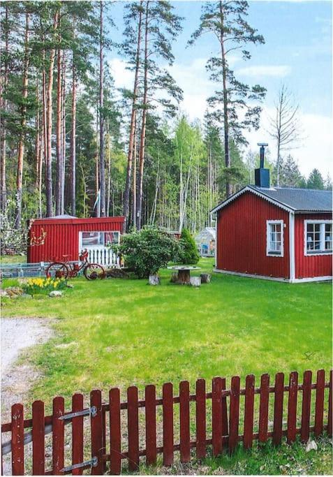 Eden Villa Örebro Buitenkant foto